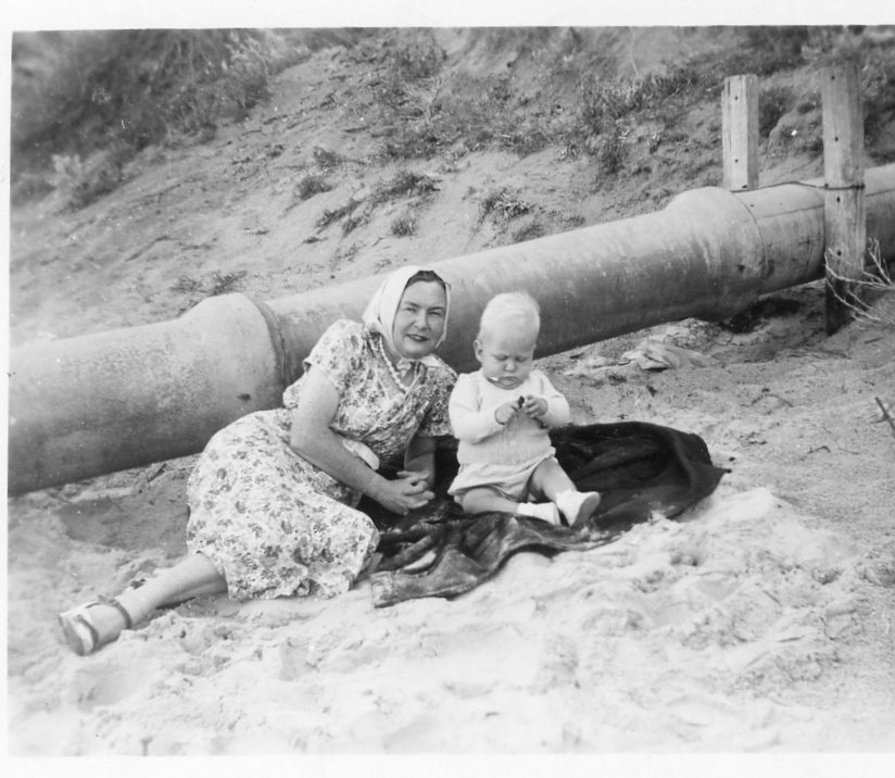 1940-50 - KC - N Ashley At Beach