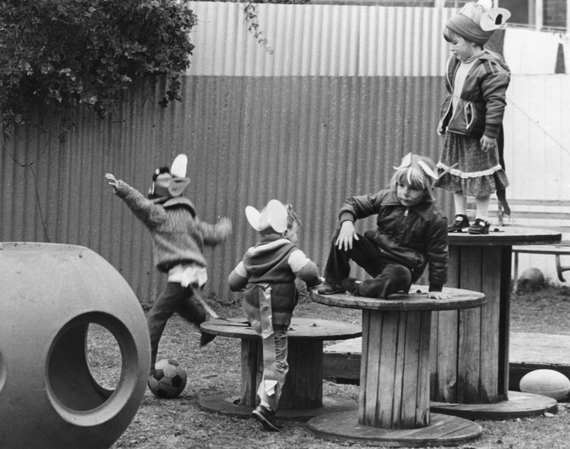 1970-80 - KC - Children Dressed Up As Mice (8)
