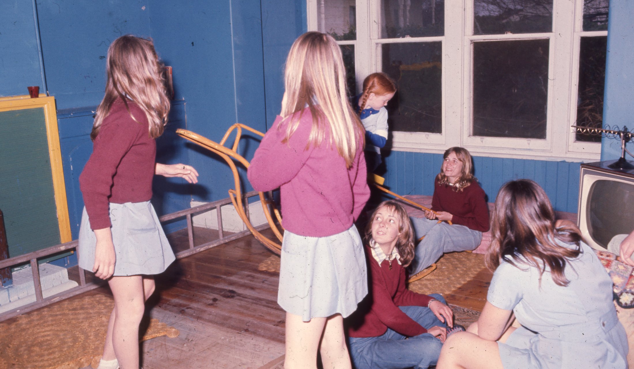 1970-80 - KC - Children In Loungeroom (2)