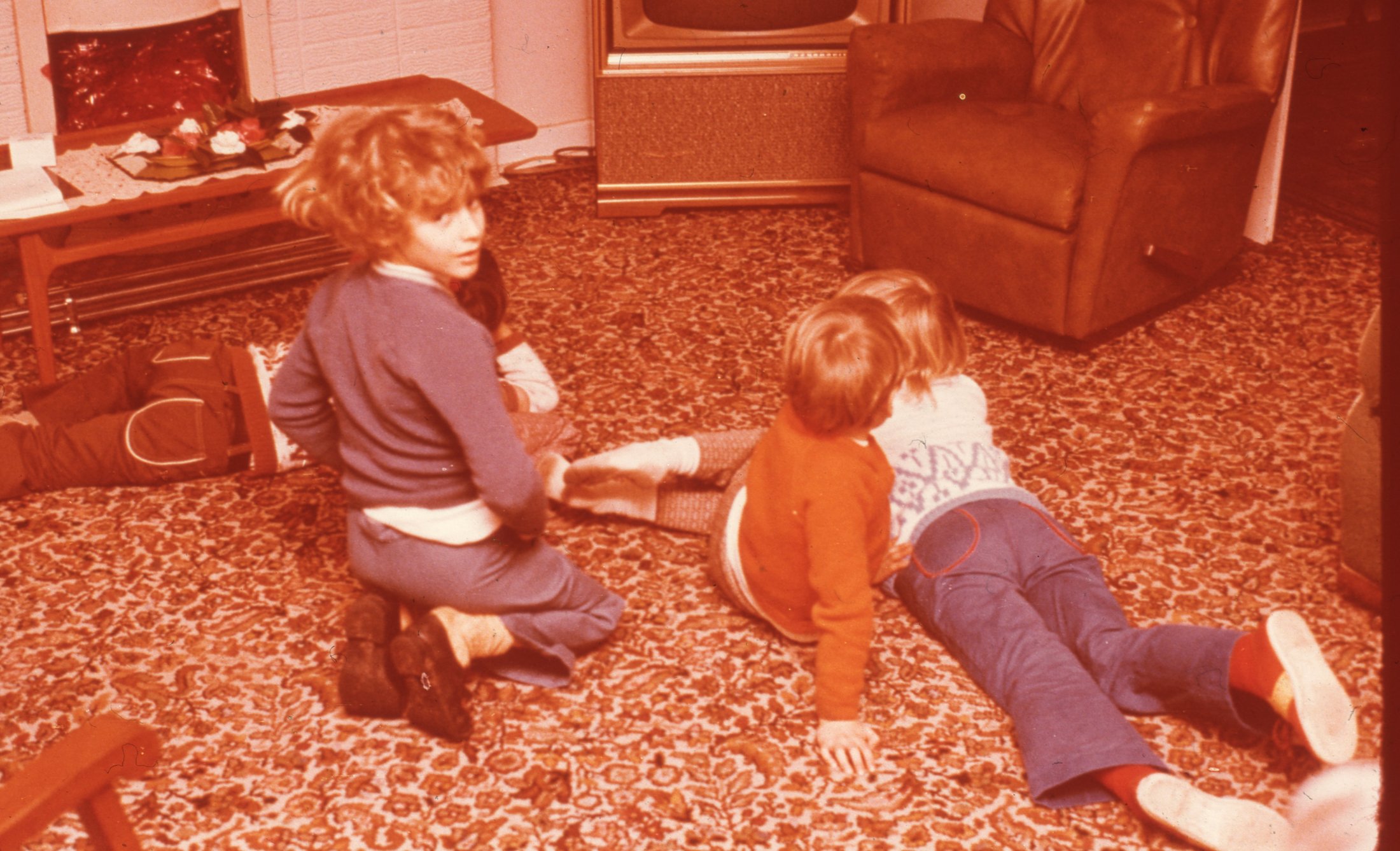 1970-80 - KC - Children On Floor Loungeroom