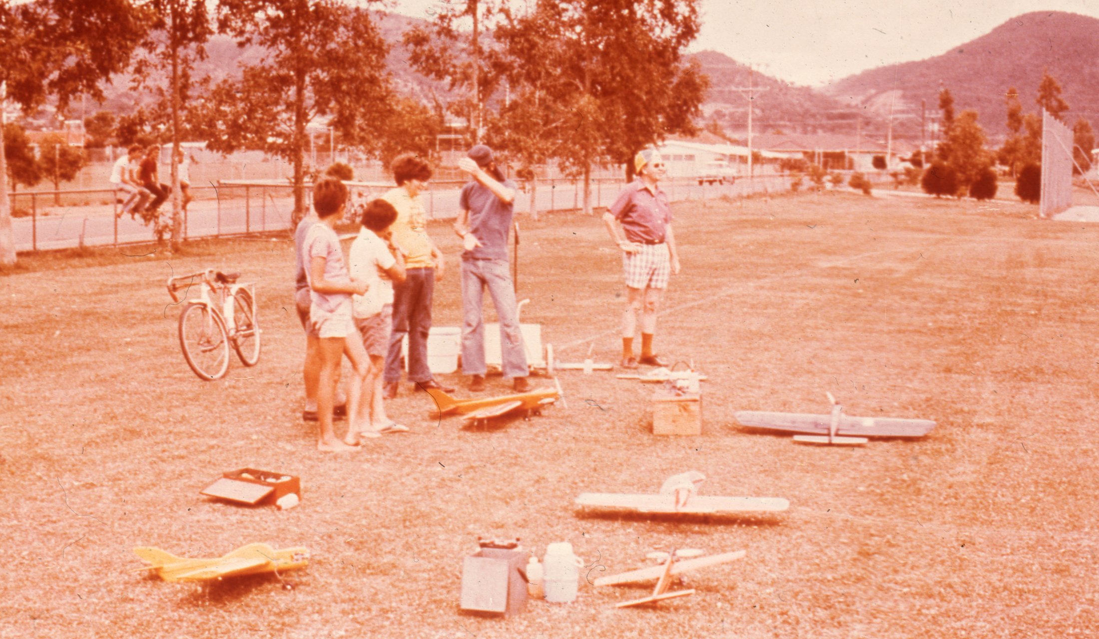 1970-80 - KC - Children On Lawn