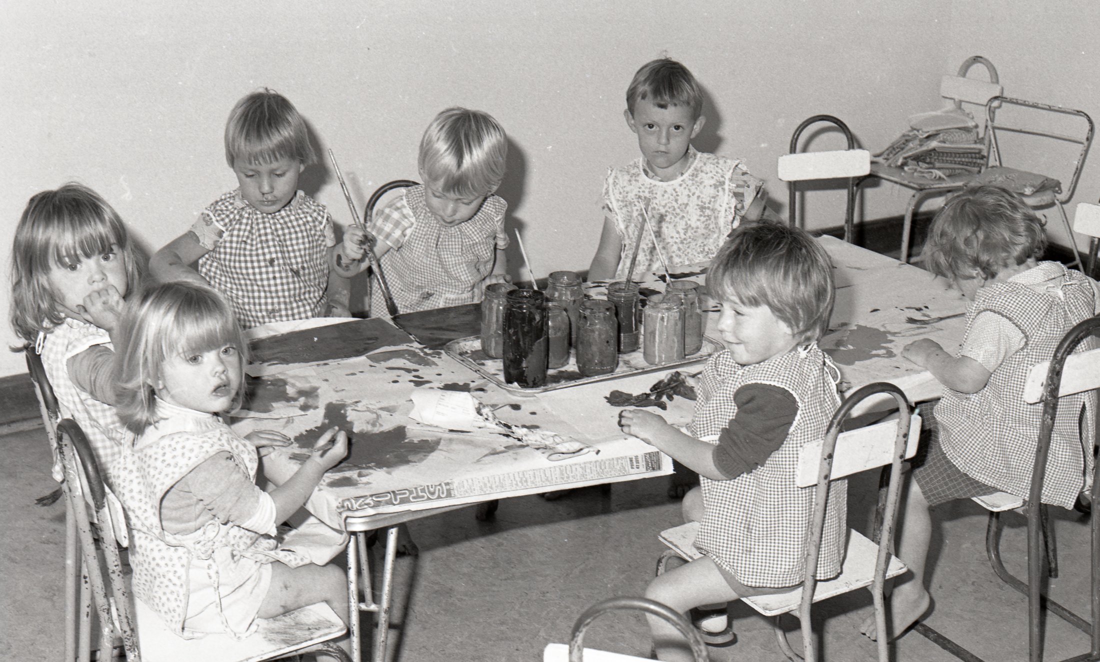 1975 - Children Painting (2)
