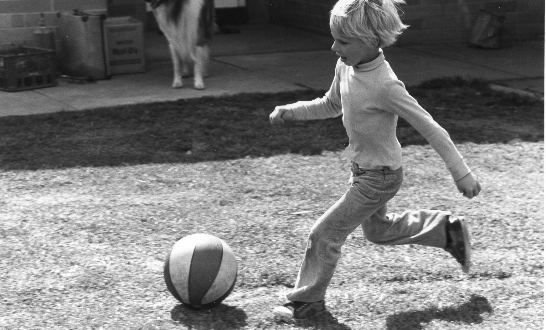 1979 - KC - Lentara - Children Playing Soccer (2)